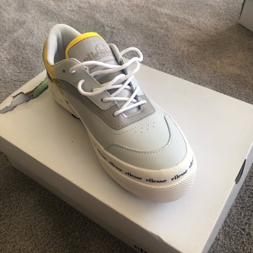 Classic Ellesse Grey and yellow Ladies sneakers size 8 Brand Nee